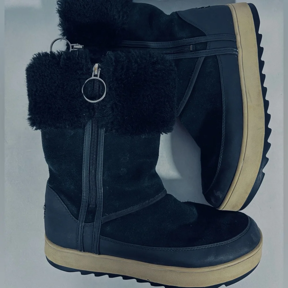 Koolaburra Black Winter Boots with Cream Sole **Flaw